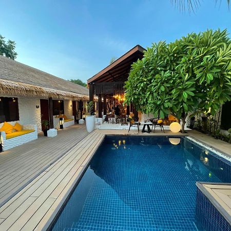 Atholhu Residence Fehendhoo Buitenkant foto